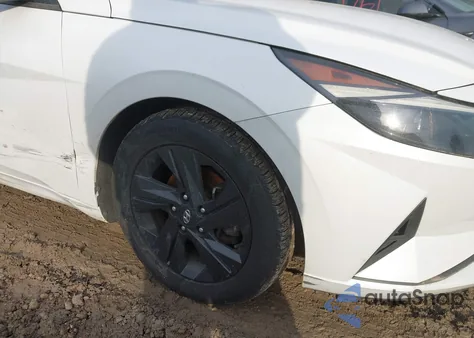 2022 Hyundai Elantra Sel z USA, uszkodzony, nr VIN 5NPLM4AG6NH069452